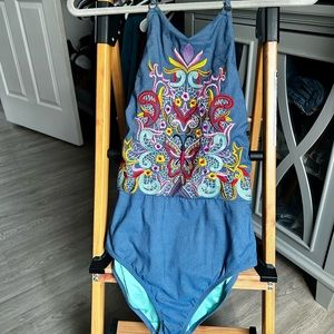 Nanette Lepore gorgeous one piece halter swimsuit med